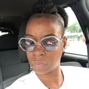 Meet your Posher, Trisica